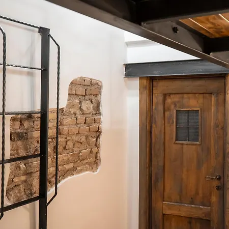 Apartment Domus Superior Capocci - Colosseum - Rione Monti