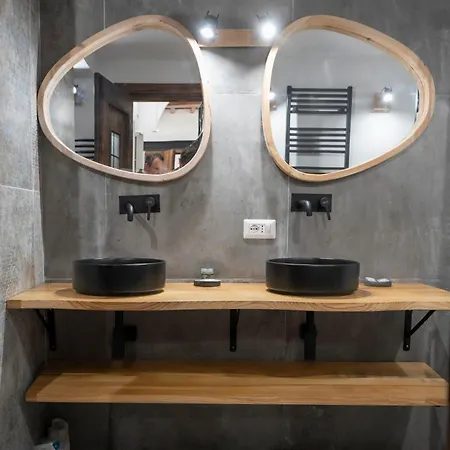 Apartment Domus Superior Capocci - Colosseum - Rione Monti Rome