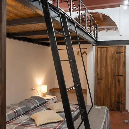 Apartment Domus Superior Capocci - Colosseum - Rione Monti