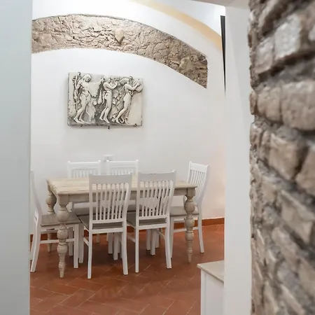 Apartment Domus Superior Capocci - Colosseum - Rione Monti Rome